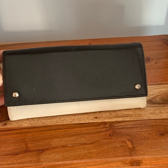 Banana Republic Handbags - Banana Republic Leather Wallet